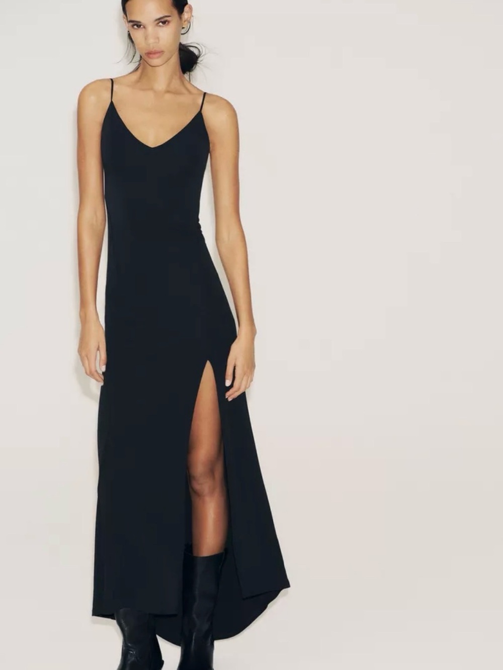 Zara Long dress with a V-neck and adjustable thin straps. Hem with a front slit.